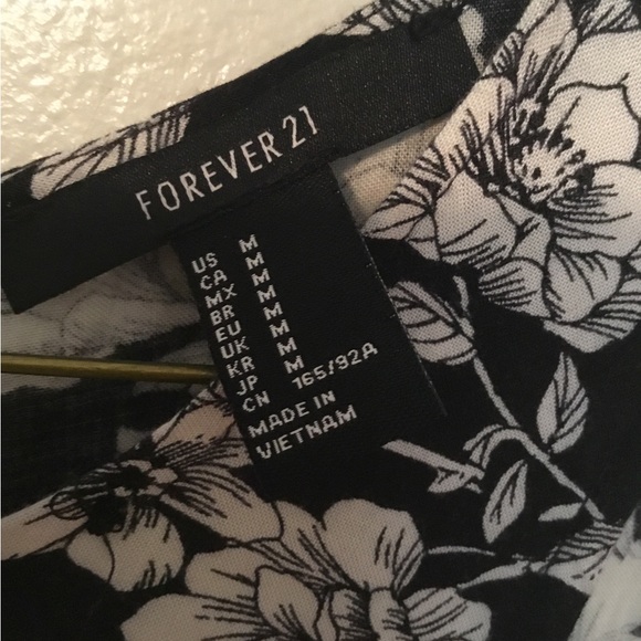Forever 21 Dress or cover up Size M - Picture 2 of 5